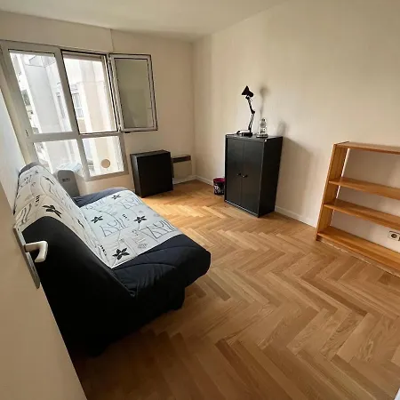 Spacious And Bright 2min From Paris Διαμέρισμα *